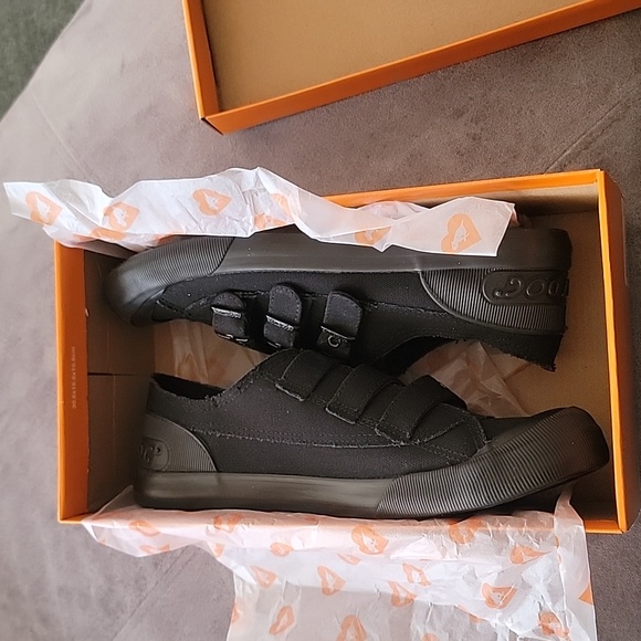 Rocket Dog Tennis Shoes - Picture 7 of 8